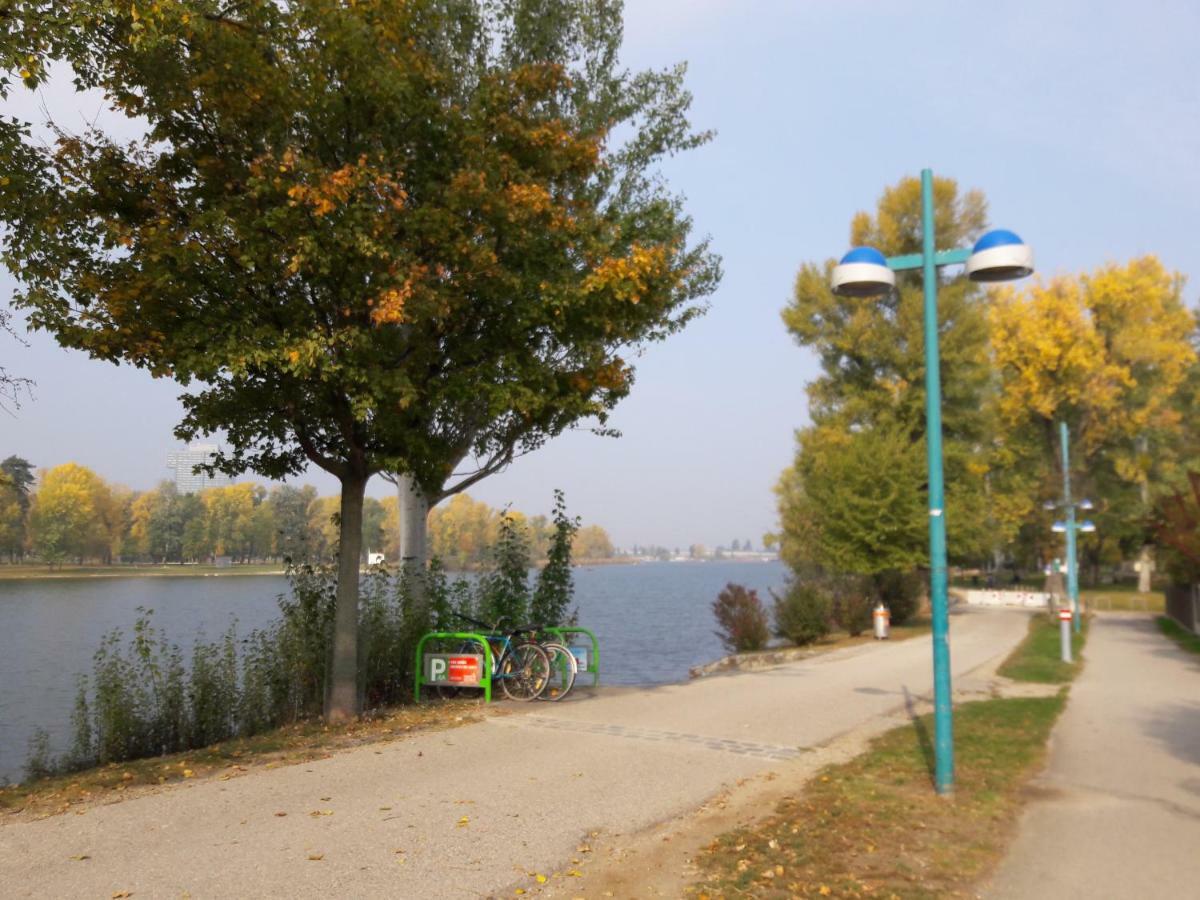 Bungalow At Lake Alte Donau Bécs Kültér fotó
